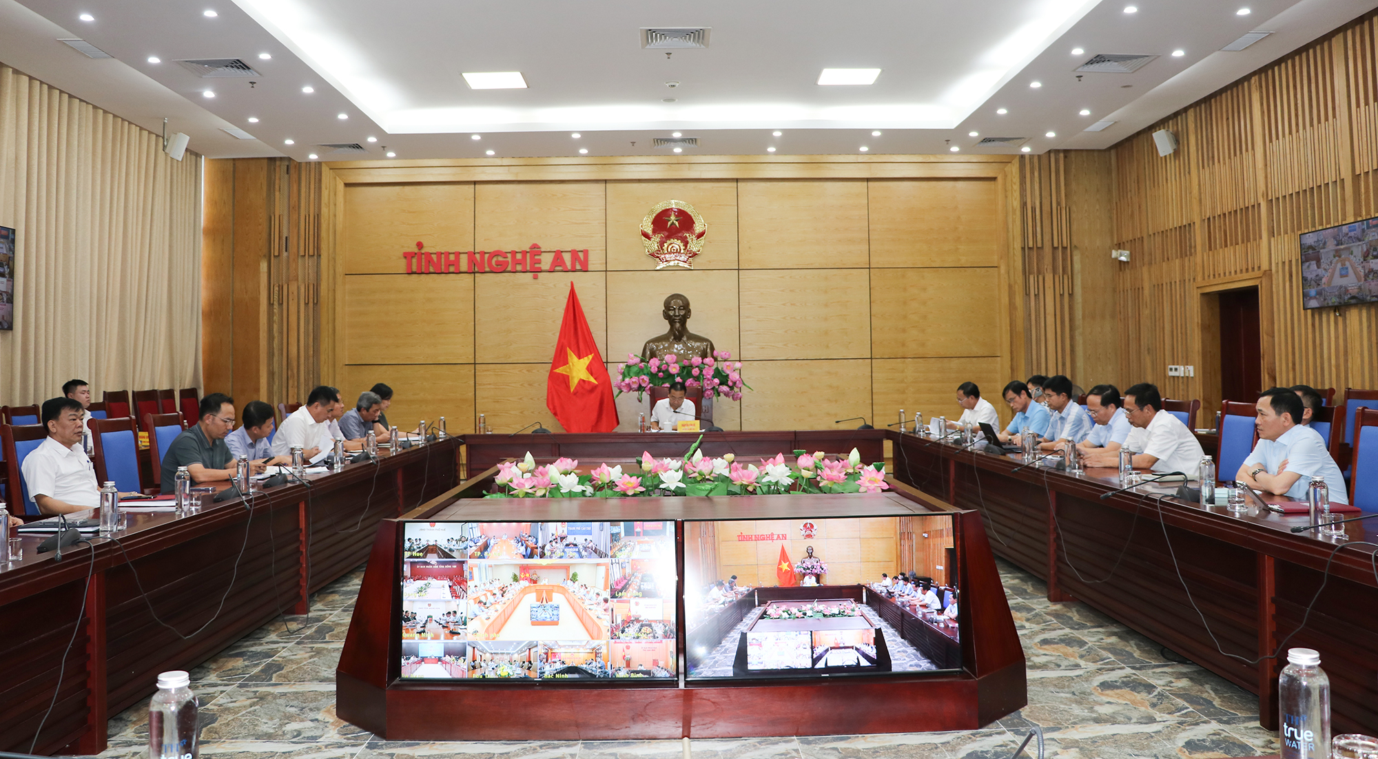 Anh-tin-bai